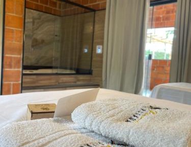 Deluxe Suite with Spa Bath