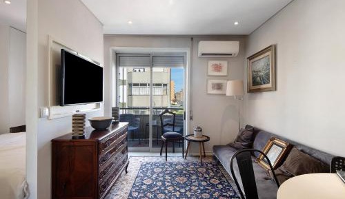 Superior One-Bedroom Apartment with Balcony