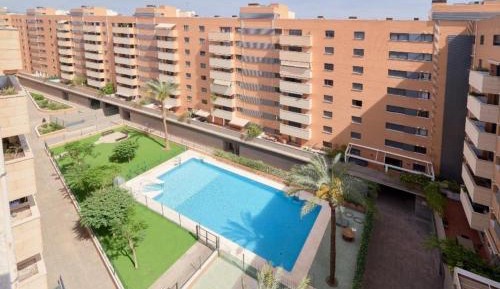 Apartment with Pool View 