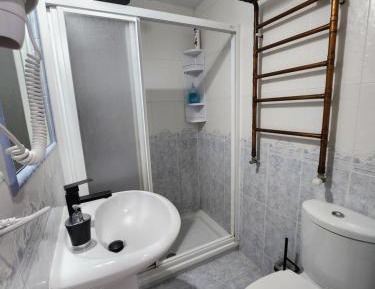 Economy Triple Room with Shared Bathroom