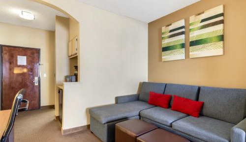 Standard King Suite - Mobility Accessible/Non-Smoking