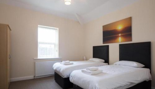 Twin Room with Private Bathroom