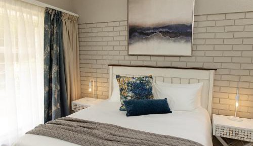 Queen Room with Garden View
