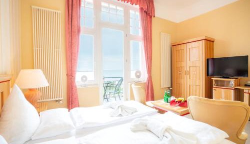 Double Room with Balcony or Terrace and Sea View