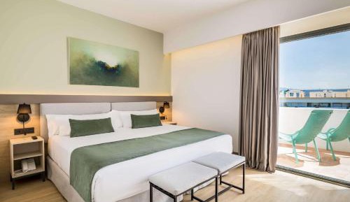 Junior Suite (2 Adults + 1 Child)