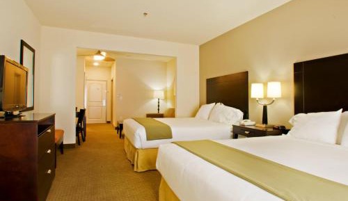 Queen Suite with Two Queen Beds
