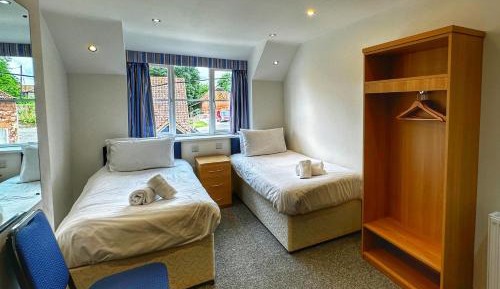 Twin Room with Private Bathroom