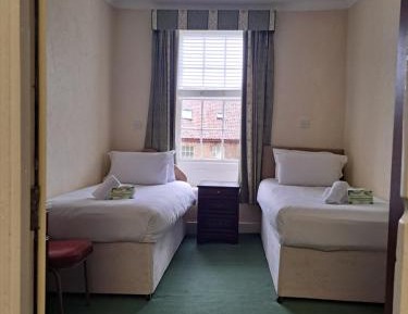 Standard Twin Room with Shared Bathroom