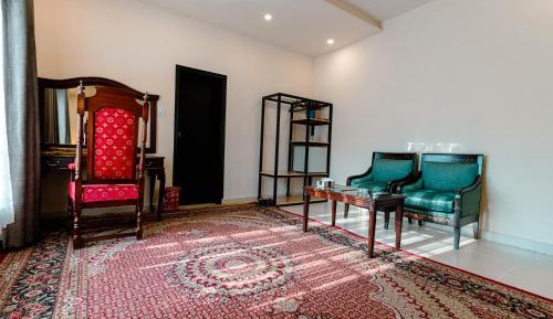 Deluxe Family Room