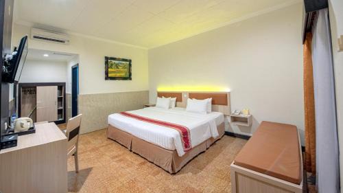 Cottage - King Room with Pool Access