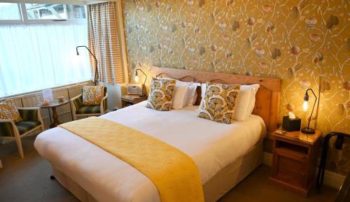 Large Double or Twin Room