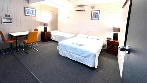 Family Room (5 Adults)