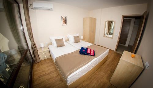Two-Bedroom Apartment with Side Sea View (6 Adults)