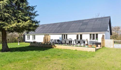 Three-Bedroom Holiday Home 