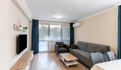 Superior One-Bedroom Apartment with Balcony