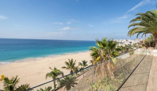 Three-Bedroom Apartment Premium Sea View