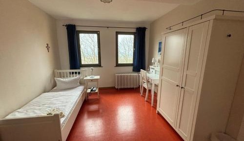 Budget Single Room