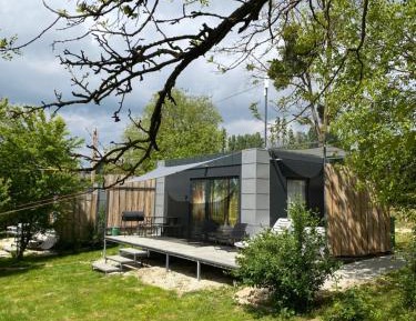 Bungalow with Garden View