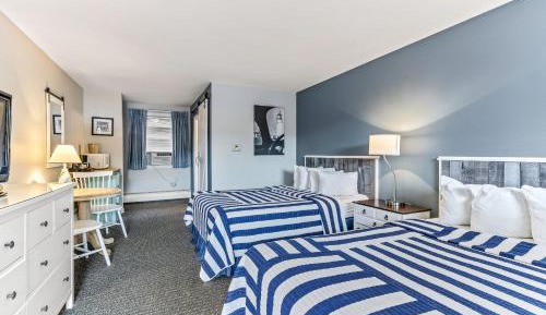 Standard Queen Room with Two Queen Beds