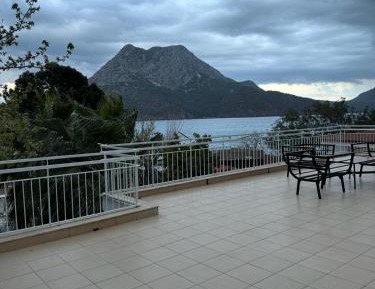 Deluxe Suite with Sea View