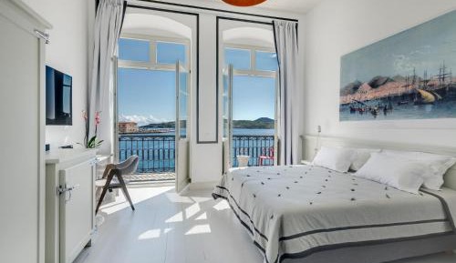 Deluxe Double Room with Balcony and Sea View