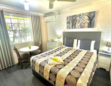 Standard Queen Room