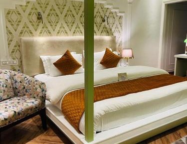 Deluxe King Room