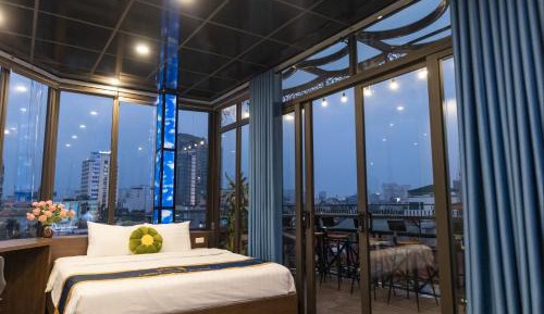 Junior Suite with Balcony