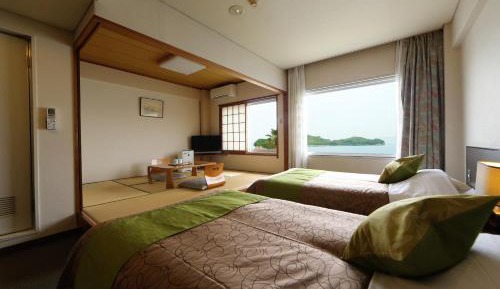 Standard Twin Room with Sea View - Non-Smoking