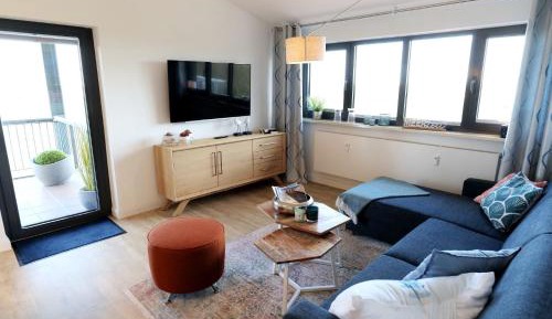 One-Bedroom Apartment with Balcony