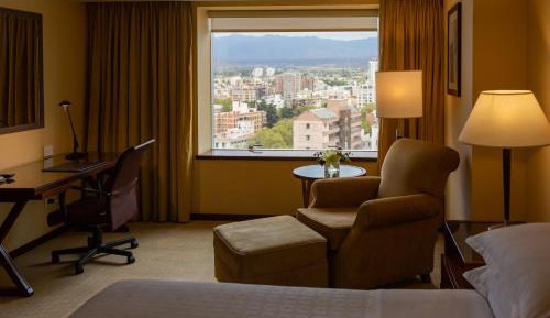 Guest room, 1 King, City view