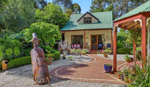 Split Level Cottage - Yarrowee
