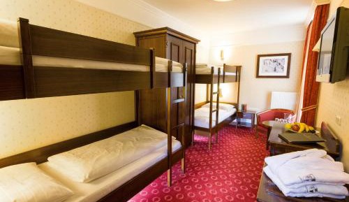 Comfort Family Room (2 Adults + 2 Children)