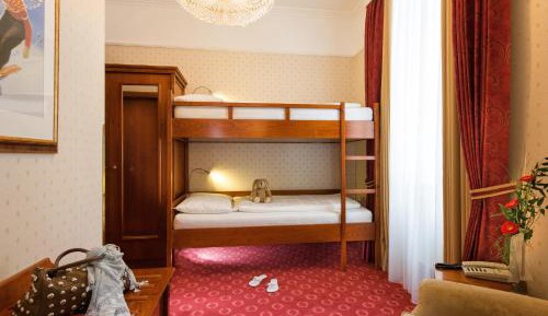 Deluxe Quadruple Room