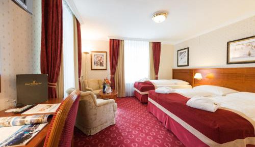 Comfort Family Room (2 Adults + 1 Child) 
