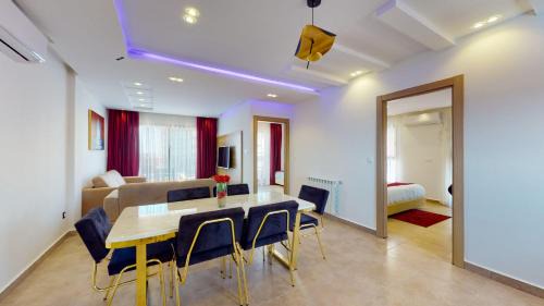 Basic Triple Room with Shared Bathroom