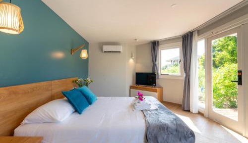 Queen Room with Garden View
