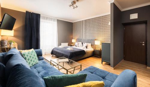Large Double Room - Street View