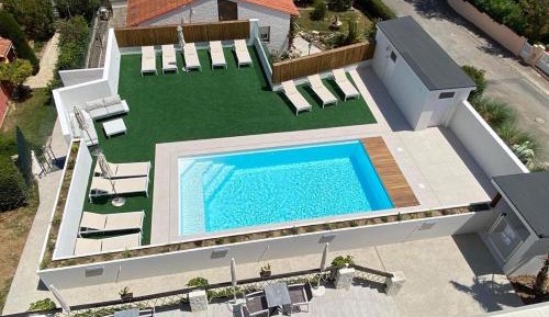 Triple Room with City View