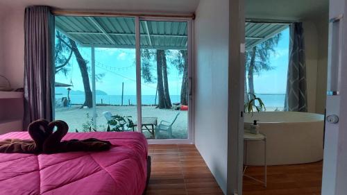 Deluxe Suite with Spa Bath