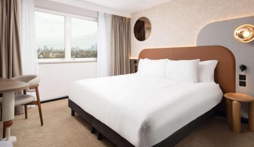 Deluxe Priviledge King Room with Rainfall Shower and City View