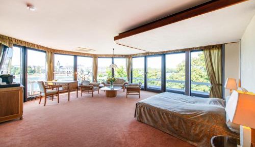Executive Suite with River View