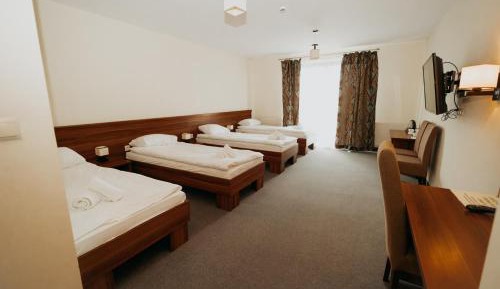 Quadruple Room with Private Bathroom