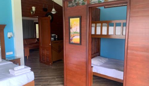 Suite with Mountain View
