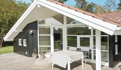 Five-Bedroom Holiday Home