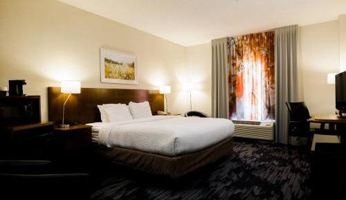 King Studio with Sofa Bed