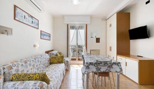 Superior One-Bedroom Apartment with Balcony
