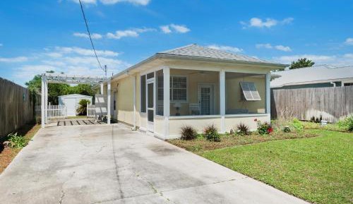 Three-Bedroom Holiday Home 