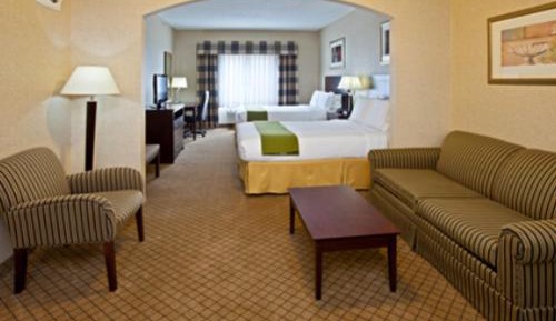 Queen Suite with Two Queen Beds
