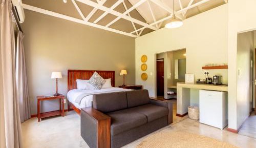 Luxury Double or Twin with Queen Sleeper-couch